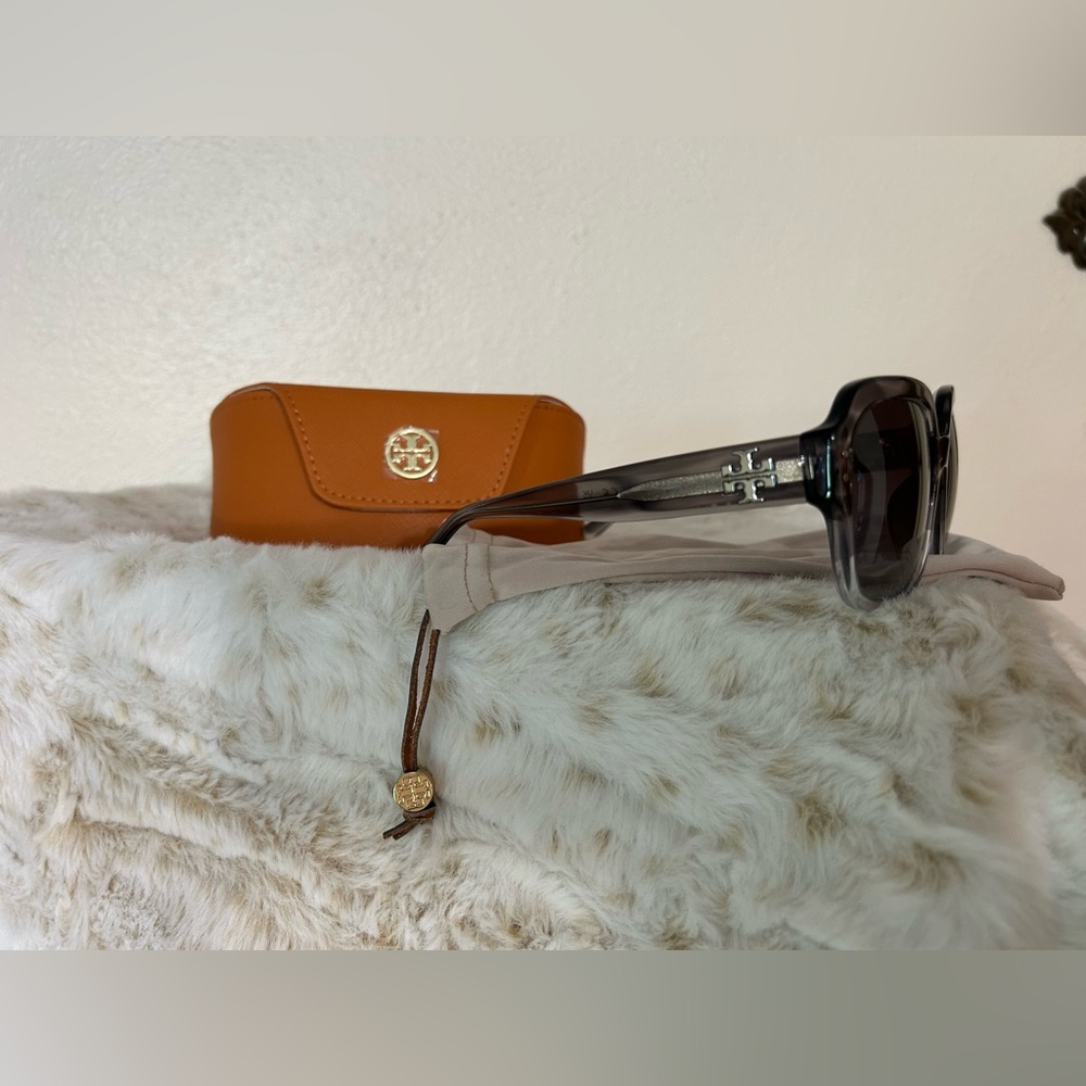 Like New Tory Burch Oversized Gray Sunglasses - Picture 2 of 6